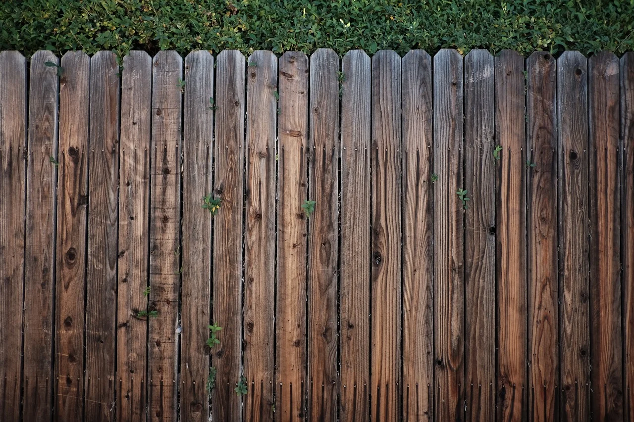 Jak postavit dřevěný plot