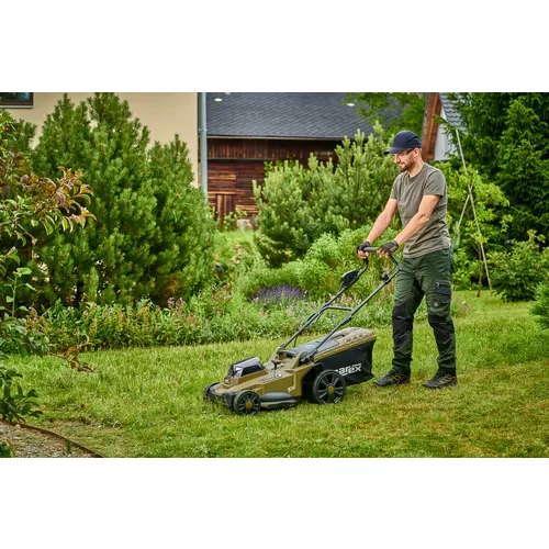 Akumulátorová sekačka na trávu CAMOUFLAGE NAREX CST 430