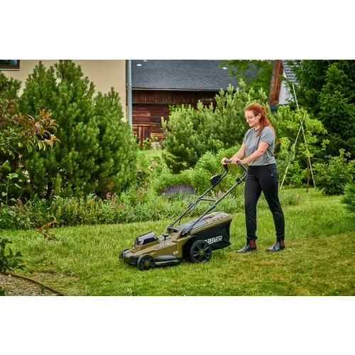 Akumulátorová sekačka na trávu CAMOUFLAGE NAREX CST 430