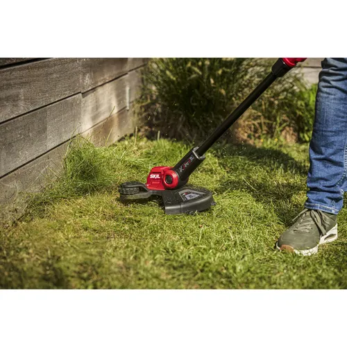 Strunová sekačka „BL“ Aku 30cm SKIL 0241CA