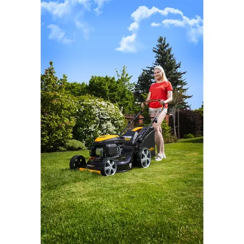 Riwall PRO RPM 5155 PRO multifunkční travní sekačka 4 v 1 s benzinovým motorem a pojezdem