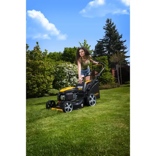 Riwall PRO RPM 5155 PRO multifunkční travní sekačka 4 v 1 s benzinovým motorem a pojezdem