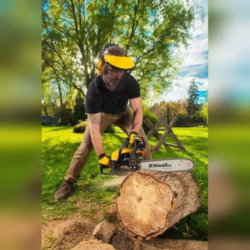 Riwall PRO RPCS 5140 SET řetězová pila s benzinovým motorem 49 ccm + náhradní řetěz + rukavice + ochranné brýle