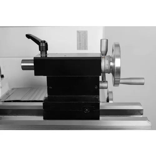 Proma SKF-750M - Kombinovaný soustruh na kov s pohyblivým frézovacím zařízením