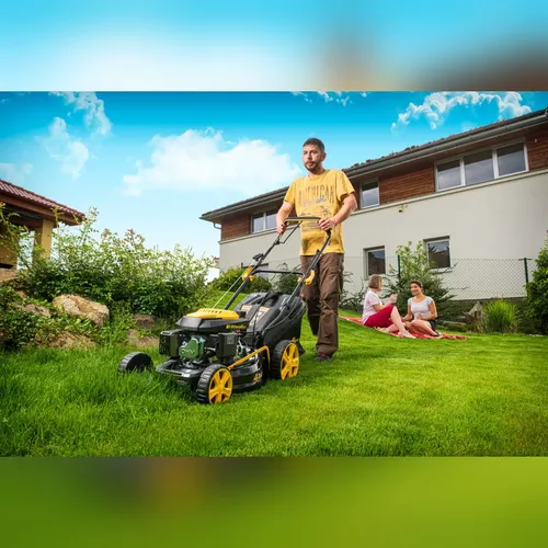 Riwall PRO RPM 4735 multifunkční travní sekačka 4v1 s pojezdem