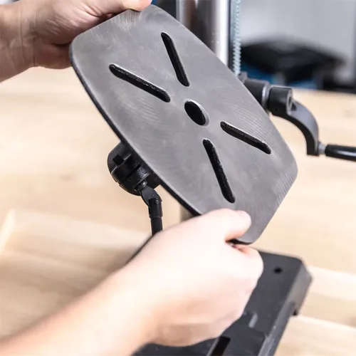 Scheppach TBM 300 Vario stojanová vrtačka s křížovým laserem a LED osvětlením