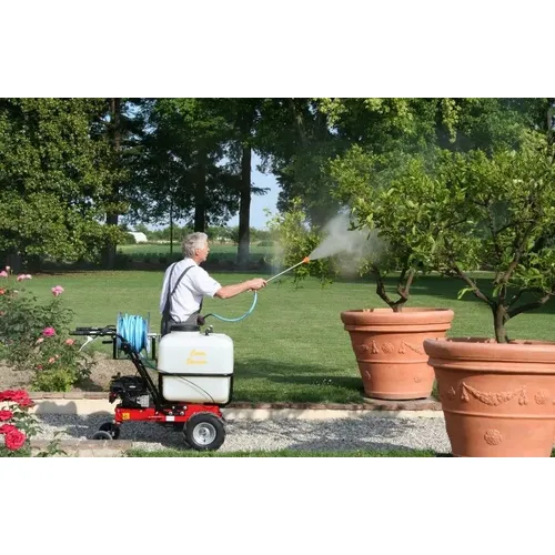 Pojízdný motorový vysokotlaký postřikovač Gardim Sprayer s vlastním pohonem