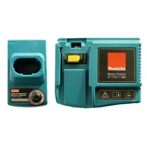 Makita 194917-8 tester akumulátorů BTC03 pro všechny typy akumulátorů (kromě BL1013/BL1070)