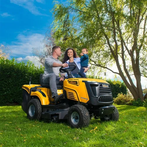 Riwall PRO RLT 102 HRD TWIN dvouválcový travní traktor 102 cm se zadním výhozem a hydrostatickou převodovkou