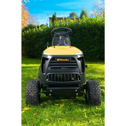Riwall PRO RLT 86 TRD travní traktor 86 cm se zadním výhozem a mechanickou převodovkou