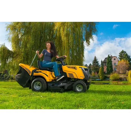 Riwall PRO RLT 86 TRD travní traktor 86 cm se zadním výhozem a mechanickou převodovkou