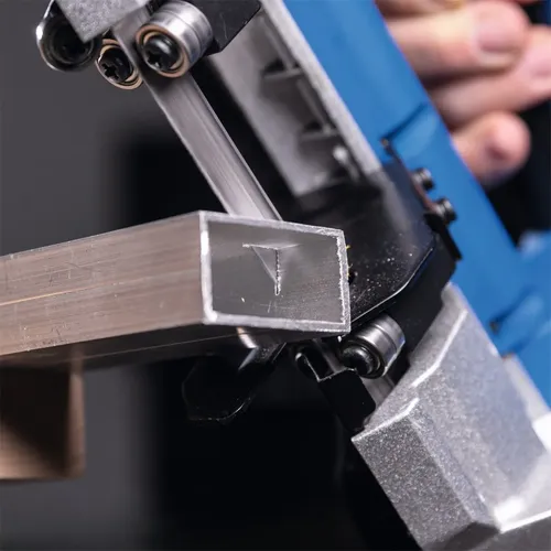 Scheppach C-MBS635-X-SET S 20 V IXES aku pásová pila na kov + 2Ah baterie + nabíječka 2,4 A