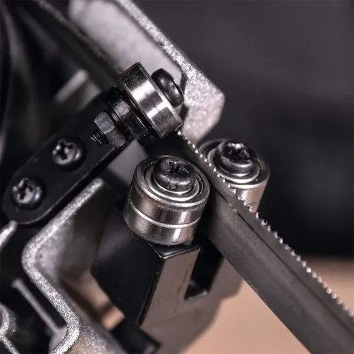 Scheppach C-MBS635-X-SET S 20 V IXES aku pásová pila na kov + 2Ah baterie + nabíječka 2,4 A