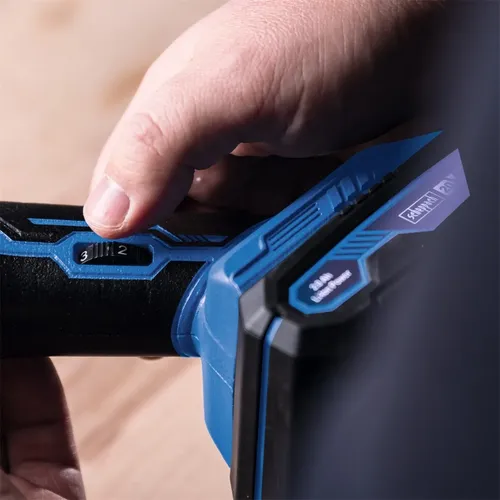 Scheppach C-MT40-X-SET S 20 V IXES aku multifunkční nástroj + 2Ah baterie + nabíječka 2,4 A