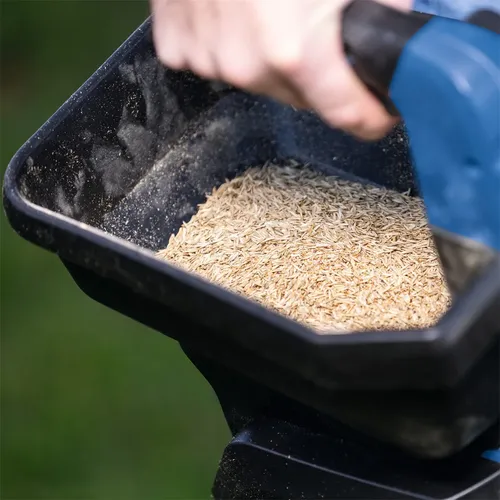 Scheppach C-GSP800-X-SET S 20 V IXES aku rozmetadlo + 2Ah baterie + nabíječka 2,4 A