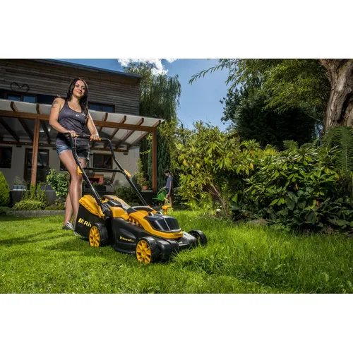 Riwall PRO RALM 3820 SET akumulátorová sekačka 2x20 V + 2x 4 Ah baterie + 2x nabíječka 2,4 A