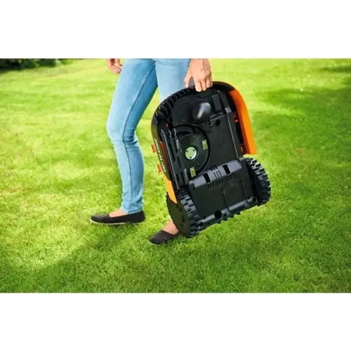 Worx garden WR167E - Robotická sekačka Landroid M700