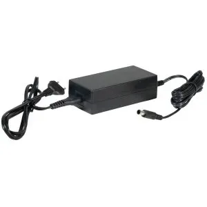 Makita TE00000793 síťový adaptér 100-240V CF003G