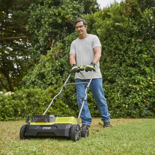 RYOBI RY18SFX35A-240 2x 18 V aku provzdušňovač + 2x 4 Ah akumulátor + nabíječka
