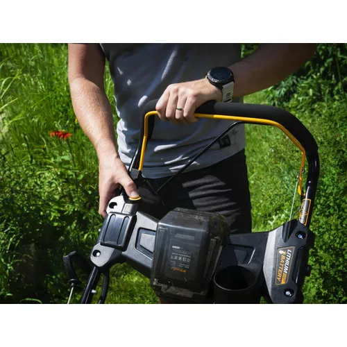 Riwall PRO RPM 4735 E multifunkční travní sekačka 4 v 1 s benzinovým motorem, pojezdem a elektrostartem