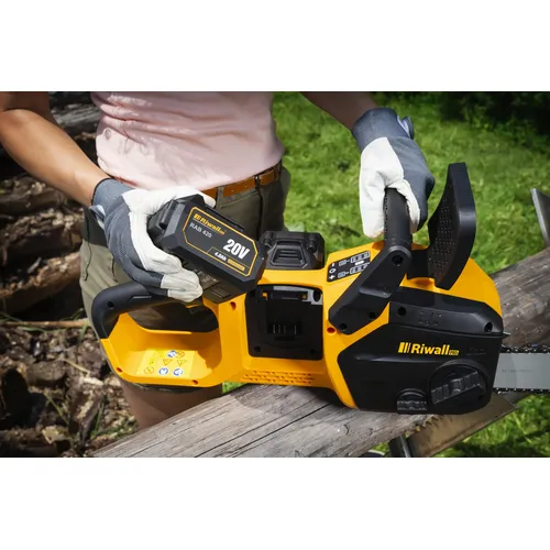 Riwall PRO RACS 4020i SET aku řetězová pila 2 x 20 V + 2x 4 Ah baterie + duální rychlonabíječka 4,5 A