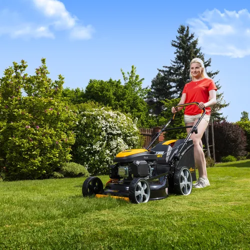 Riwall PRO RPM 5155 PRO multifunkční travní sekačka 4 v 1 s benzinovým motorem a pojezdem