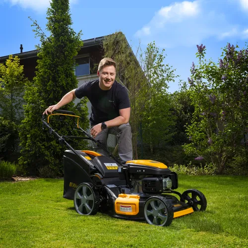 Riwall PRO RPM 5155 PRO multifunkční travní sekačka 4 v 1 s benzinovým motorem a pojezdem